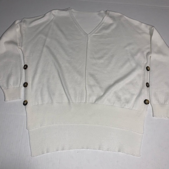 Off White V-neck Hi-low Side Button Sweater - Picture 5 of 9